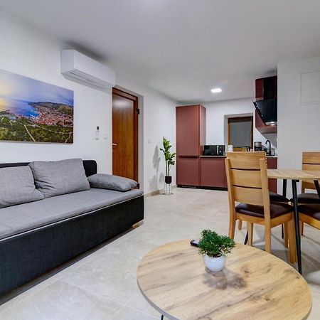 Rote Zora Apartment เซนญ์ ภายนอก รูปภาพ