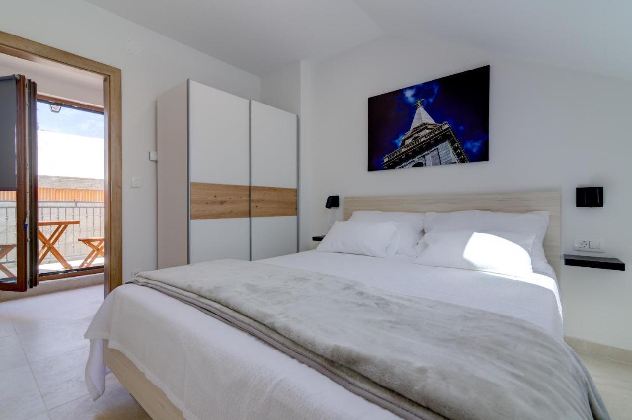Rote Zora Apartment เซนญ์ ภายนอก รูปภาพ