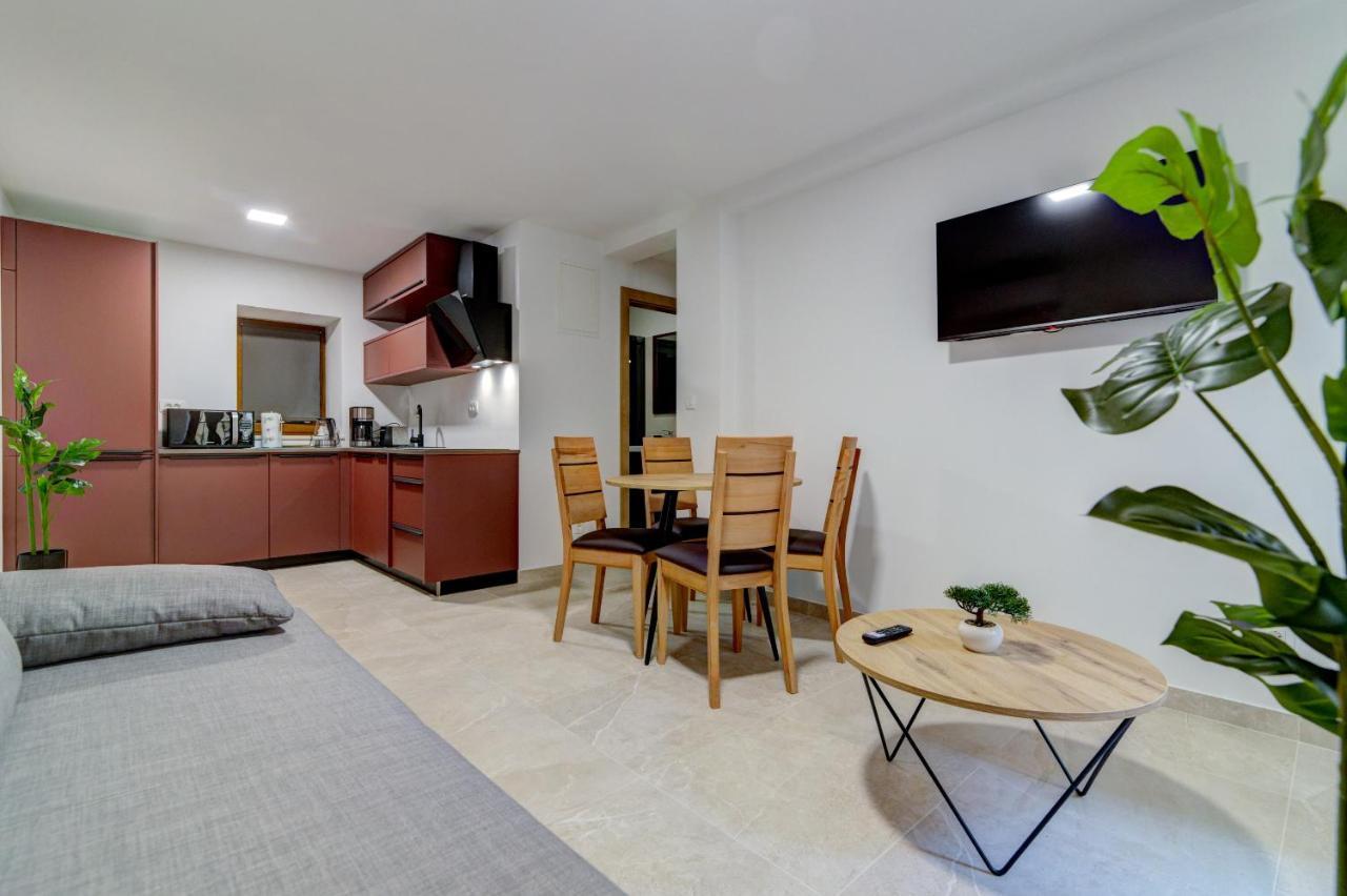 Rote Zora Apartment เซนญ์ ภายนอก รูปภาพ