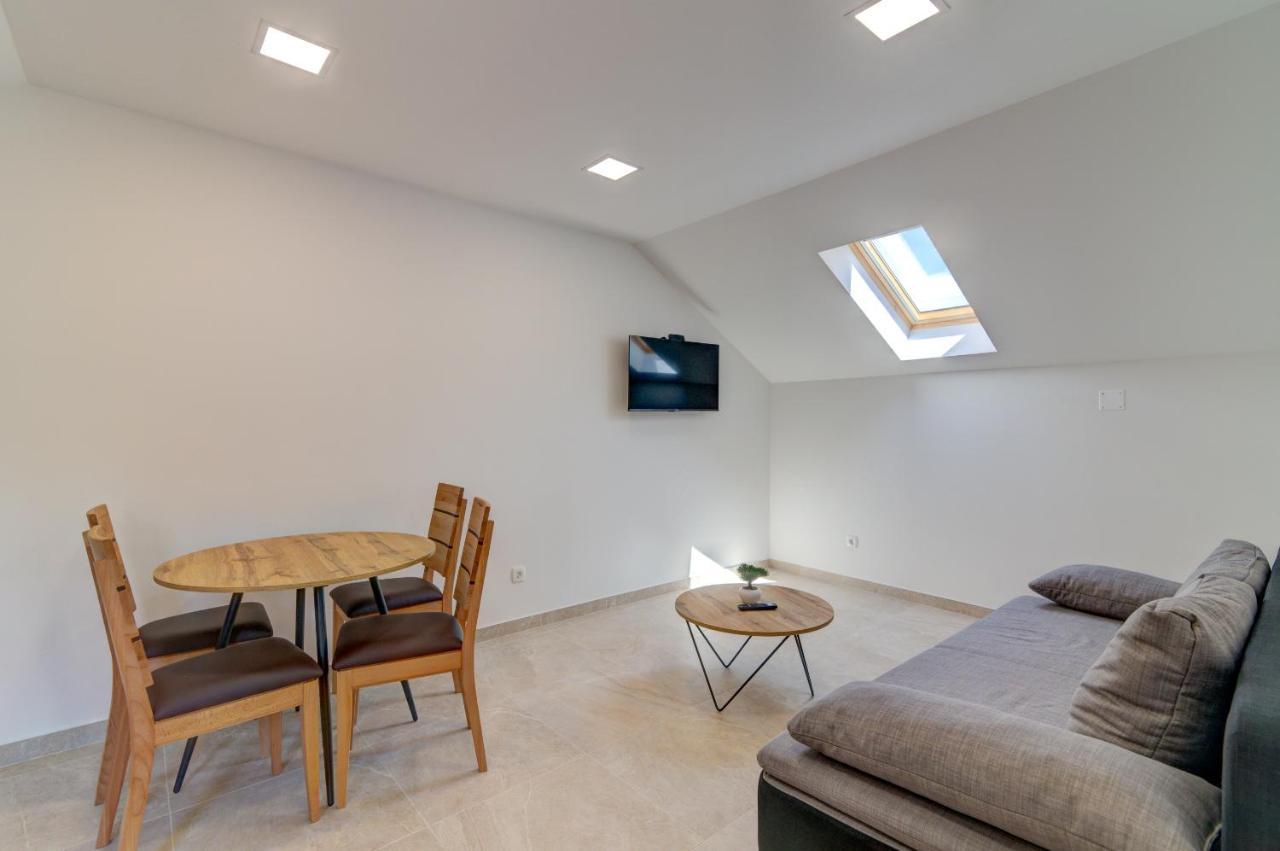 Rote Zora Apartment เซนญ์ ภายนอก รูปภาพ