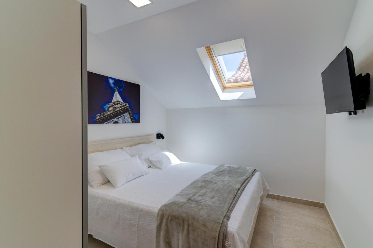 Rote Zora Apartment เซนญ์ ภายนอก รูปภาพ