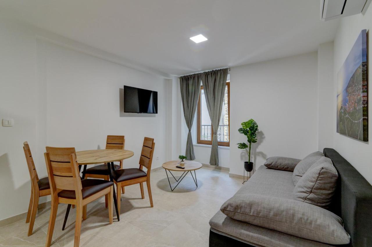 Rote Zora Apartment เซนญ์ ภายนอก รูปภาพ