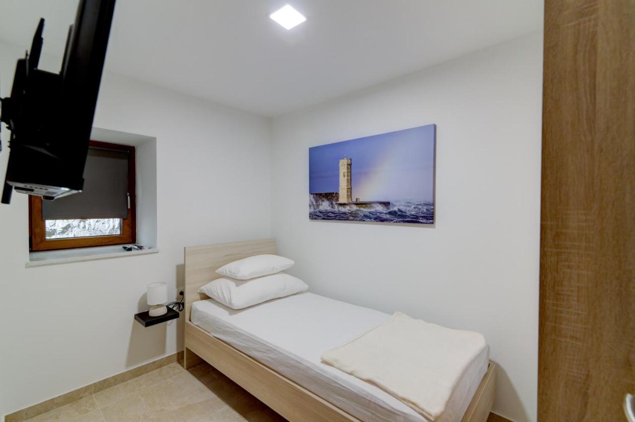 Rote Zora Apartment เซนญ์ ภายนอก รูปภาพ
