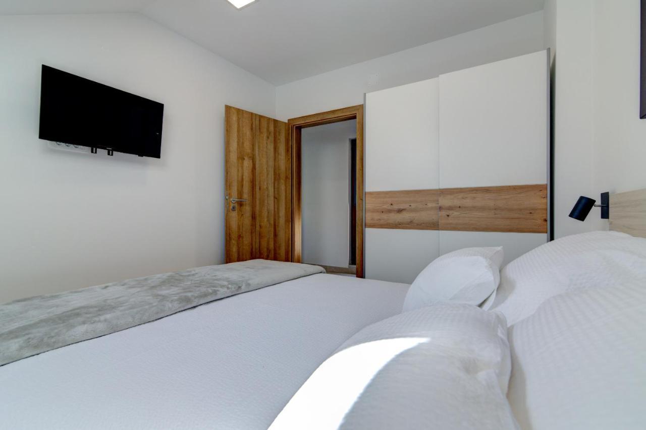 Rote Zora Apartment เซนญ์ ภายนอก รูปภาพ