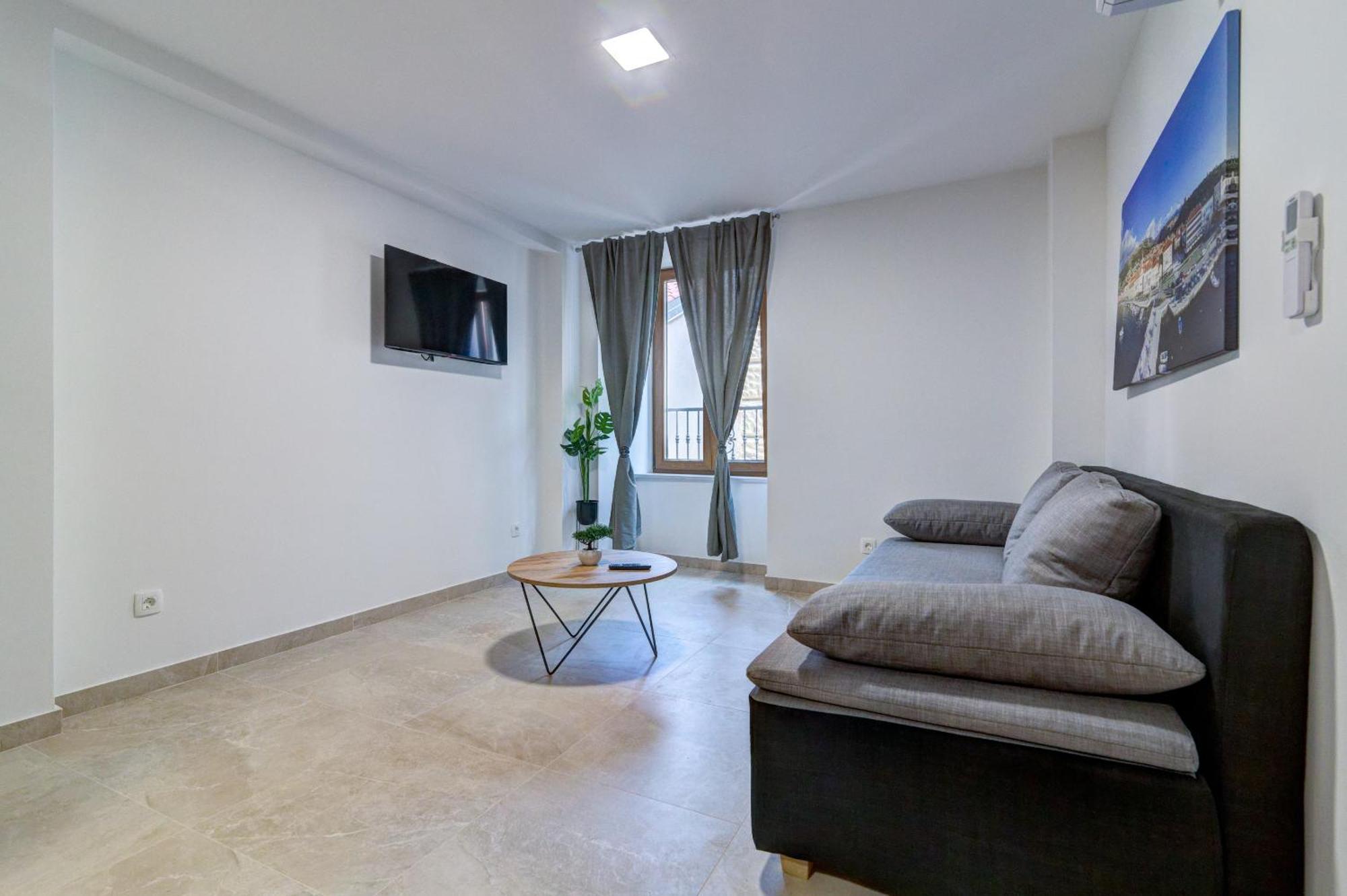 Rote Zora Apartment เซนญ์ ภายนอก รูปภาพ